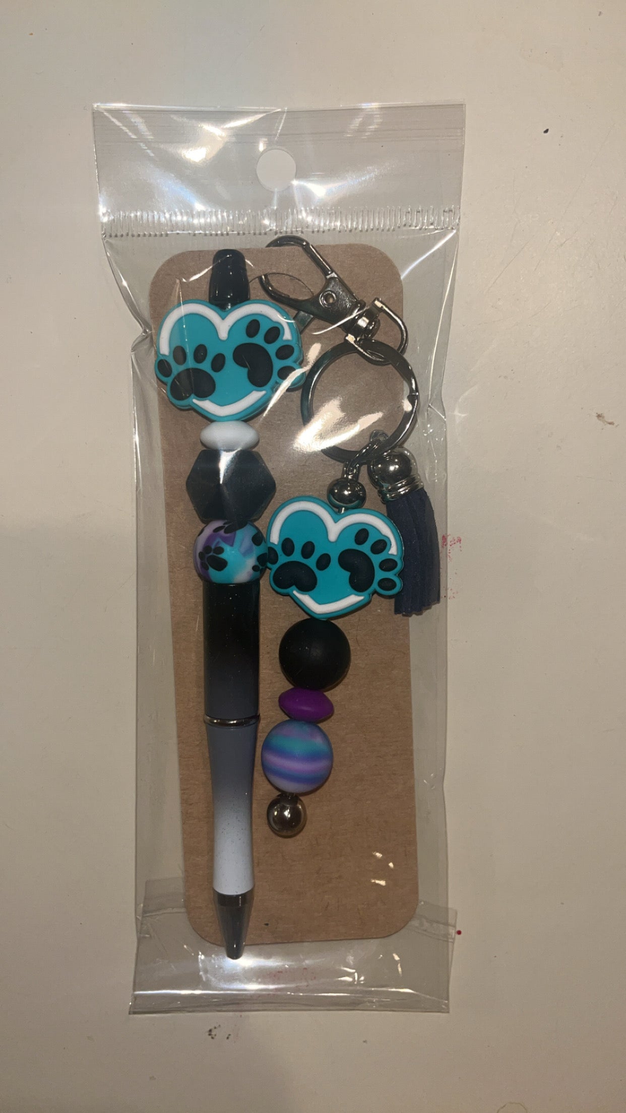 Pen and keychain bundle “Pet-paws”