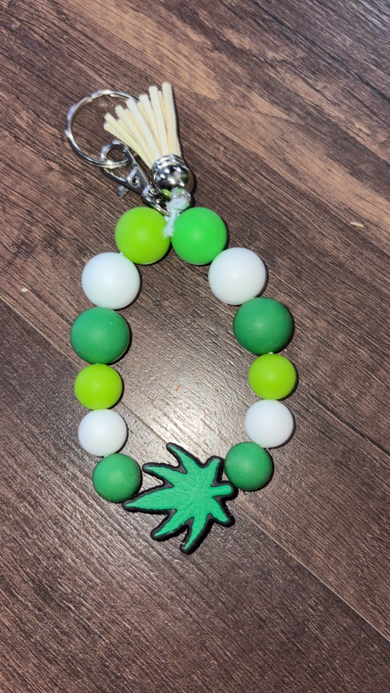 “420 leaf” bracelet with keychain